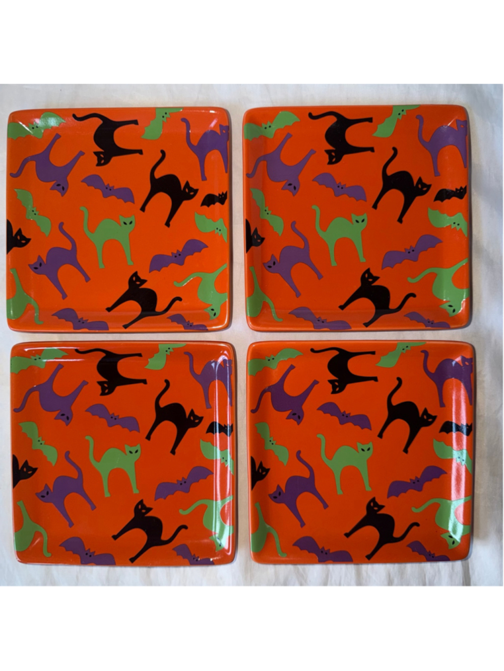NWOT Crate & Barrel Scaredy Cat Halloween Appetizer Hors D’oeuvr Plates Set of 4